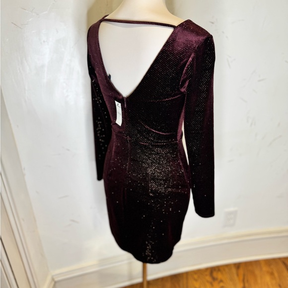 NWT Express Velvet Sweetheart V-Wire Sheath Dress, Size XS - Picture 10 of 13